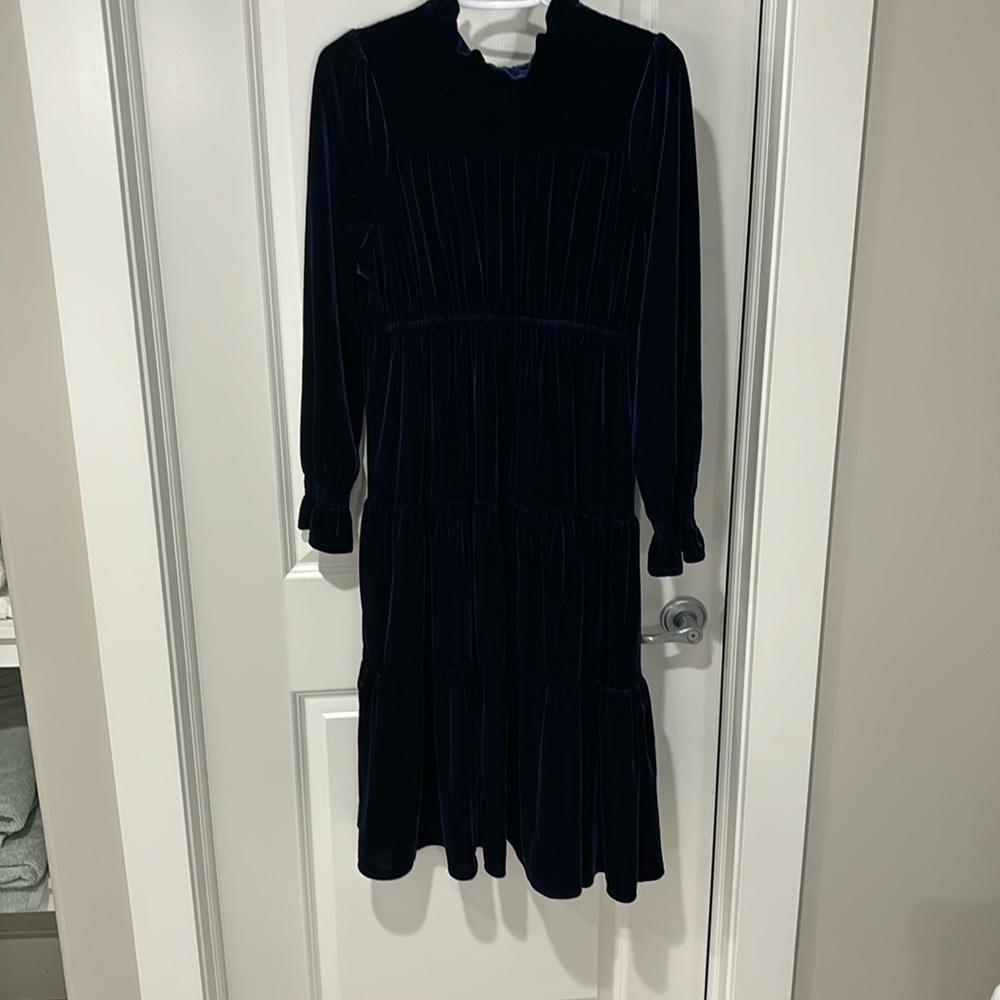 Women’s navy velvet tiered dress